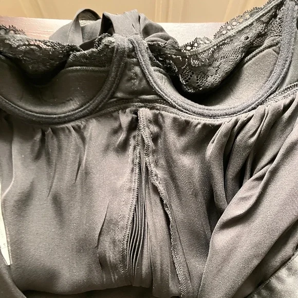 NWT D&G SILKY BOW TOP - Picture 10 of 14